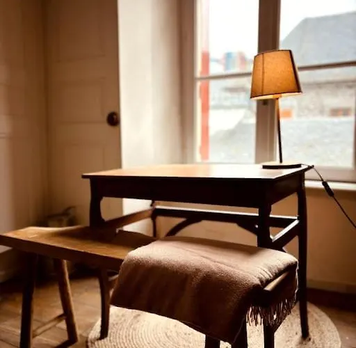 La Tour Du Marché Allanche