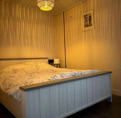 La Tour Du Marché Allanche